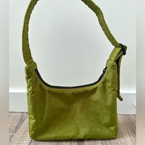 baggu mini nylon shoulder bag in avocado